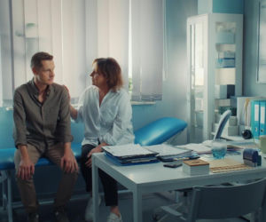 M jak miłość, odcinek 1905: Marysia pocieszy Pawła po poznaniu diagnozy Franki! Zrezygnuje z pracy i zaopiekuje się Antosiem - ZDJĘCIA