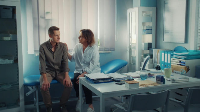 M jak miłość, odcinek 1905: Marysia pocieszy Pawła po poznaniu diagnozy Franki! Zrezygnuje z pracy i zaopiekuje się Antosiem - ZDJĘCIA