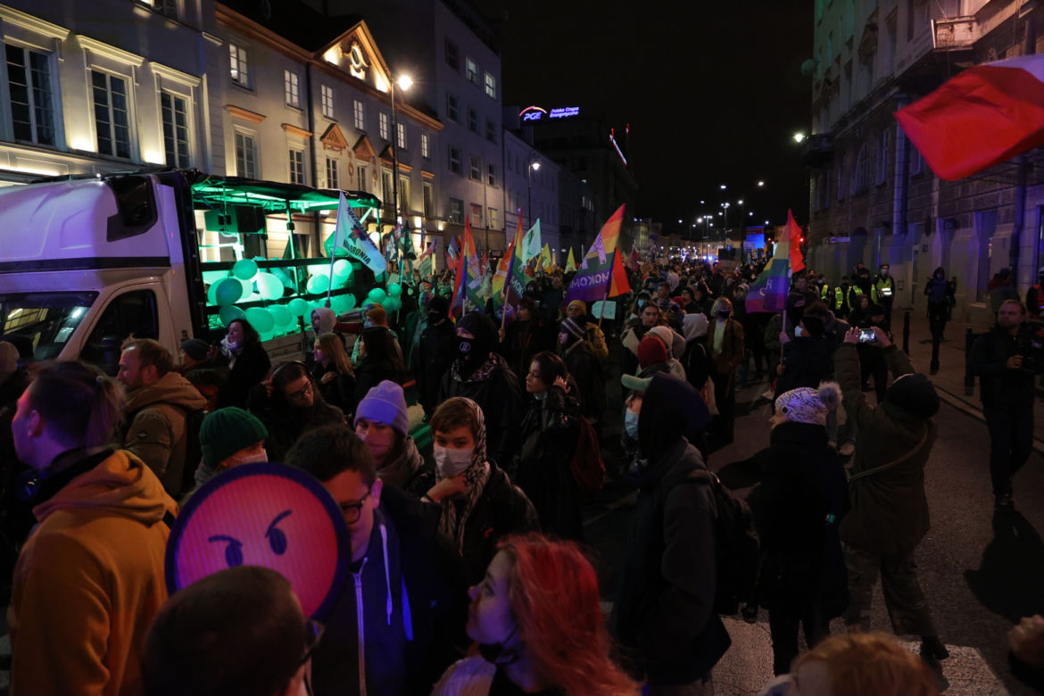 Strajk Kobiet w Warszawie. Tłumy znów wychodzą na ulice
