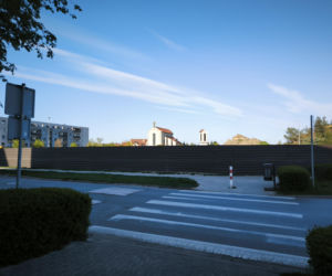 Gronowo osiedle przed kościołem