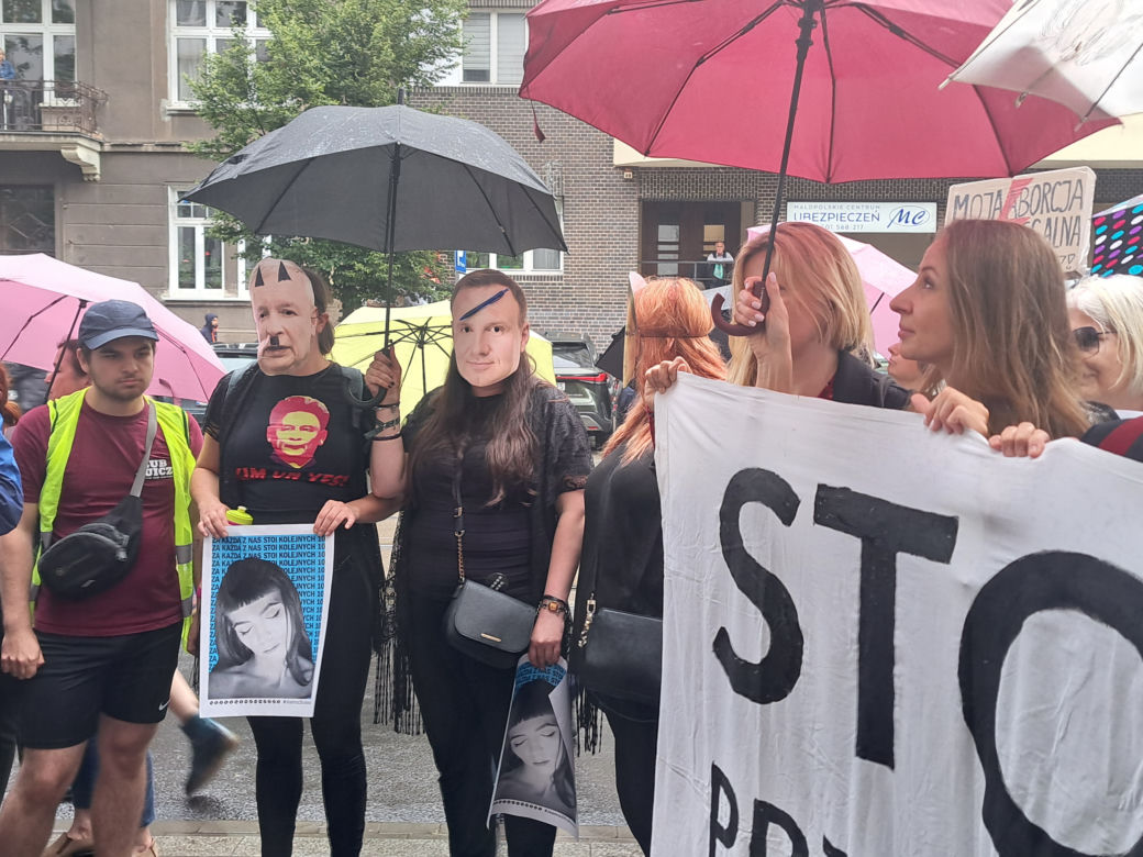"Nigdy nie będziesz szła sama. Solidarnie z Joanna". Protest w Krakowie