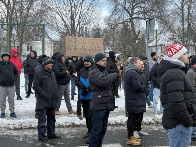 Protest przeciw Stefie Czystego Transportu w Krakowie
