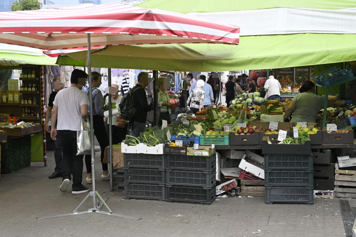  Ceny nowalijek na warszawskich bazarach szokują. Byliśmy i sprawdziliśmy ile trzeba zapłacić