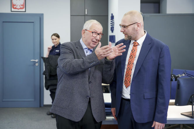 "Sprawiedliwi - Wydział Kryminalny", odcinek 1000: Anonimowy telefon podważa winę skazanego na dożywocie mordercy. Policja dokonuje makabrycznego odkrycia