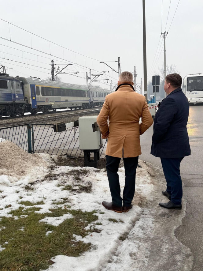 Staszów odzyskuje połączenie ze światem. Pociągi pasażerskie wracają na trasę do Kielc