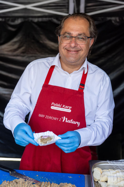 Marek Gróbarczyk serwuje burgery prosto z foodtracka 