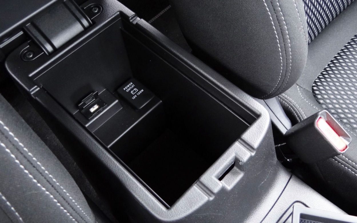 Mitsubishi Outlander 2.2 DID 6AT 4WD Intense Plus