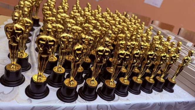 Dzień pełen emocji i wzruszeń. Maturzyści Baczyńskiego w Starachowicach żegnają szkołę