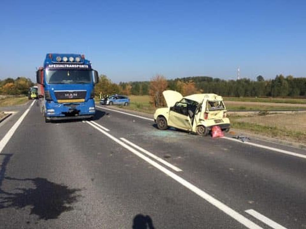 Makabryczny finał wypadku w Chmielowie. 40-letnia Anna nie żyje. Wiozła córkę