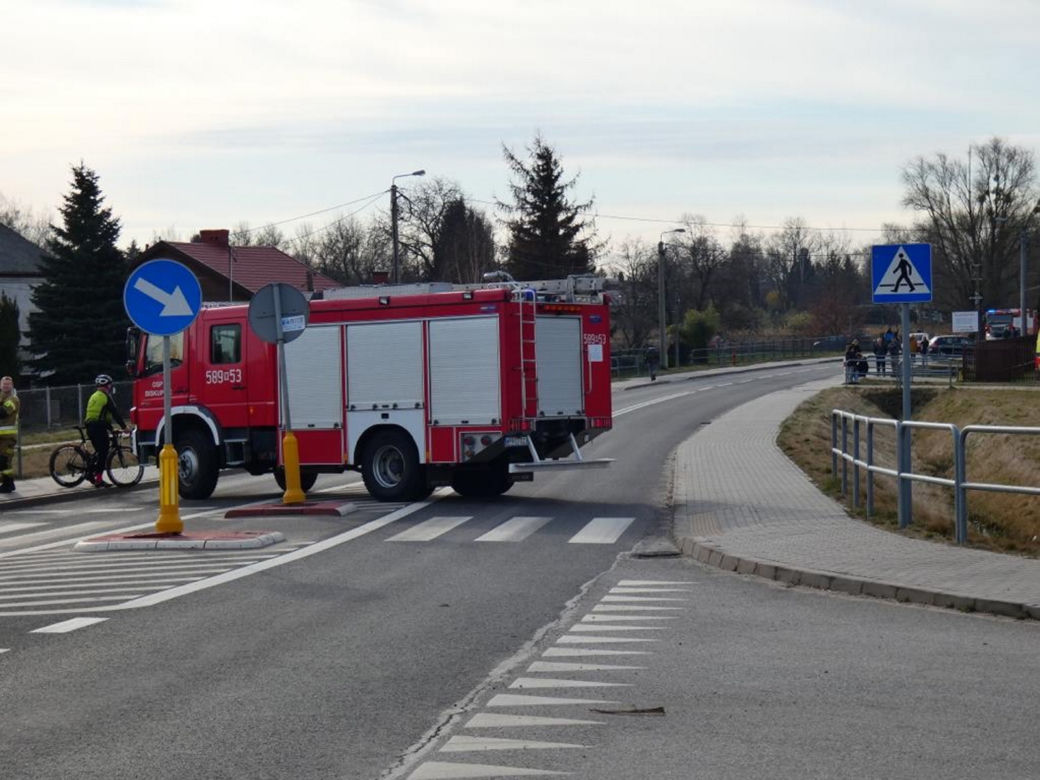 Wypadek w Brwinowie. 12-latka potrącona na pasach