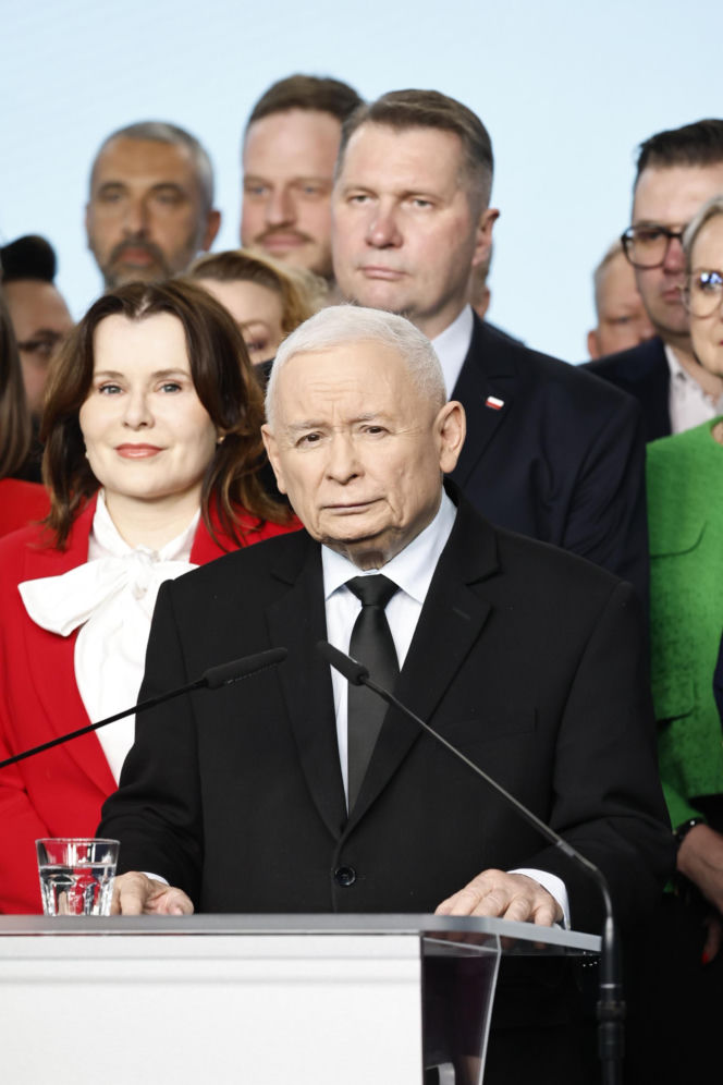 Kaczyński prosi o pieniądze