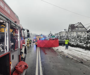 Pasażerka suzuki nie żyje, kierujący autem w stanie ciężkim! Potężne zderzenie z audi w Mszanie Górnej