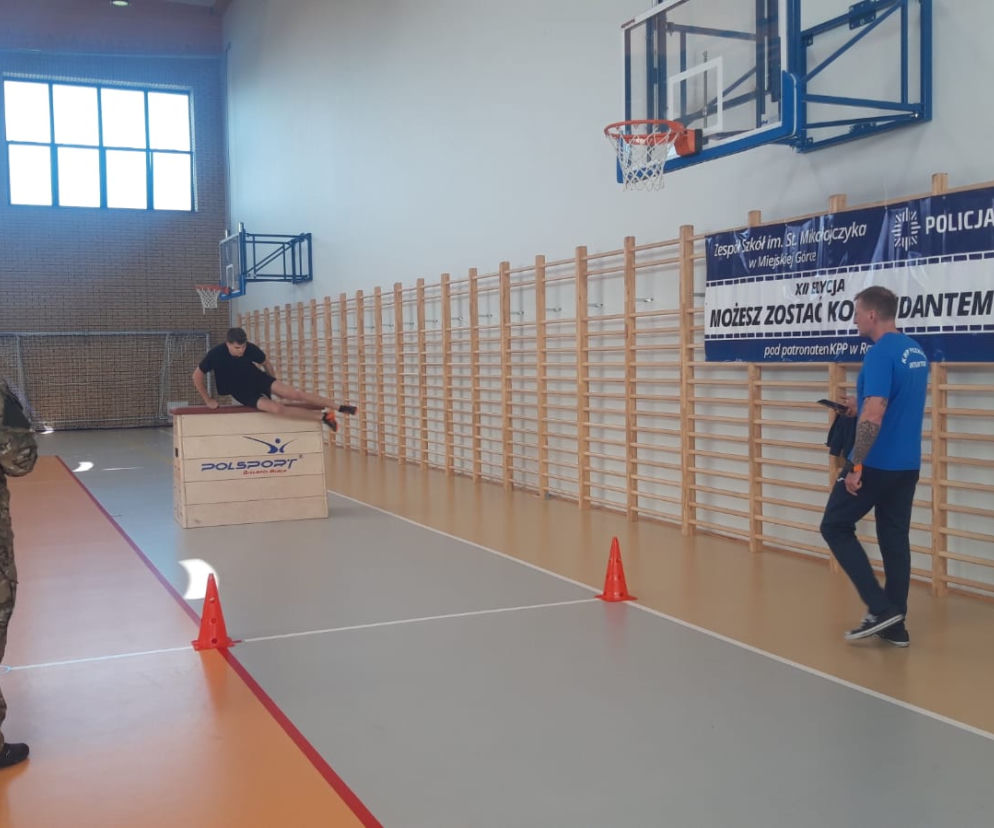 Dwaj uczniowie zasiądą w fotelach szefów policji w Rawiczu