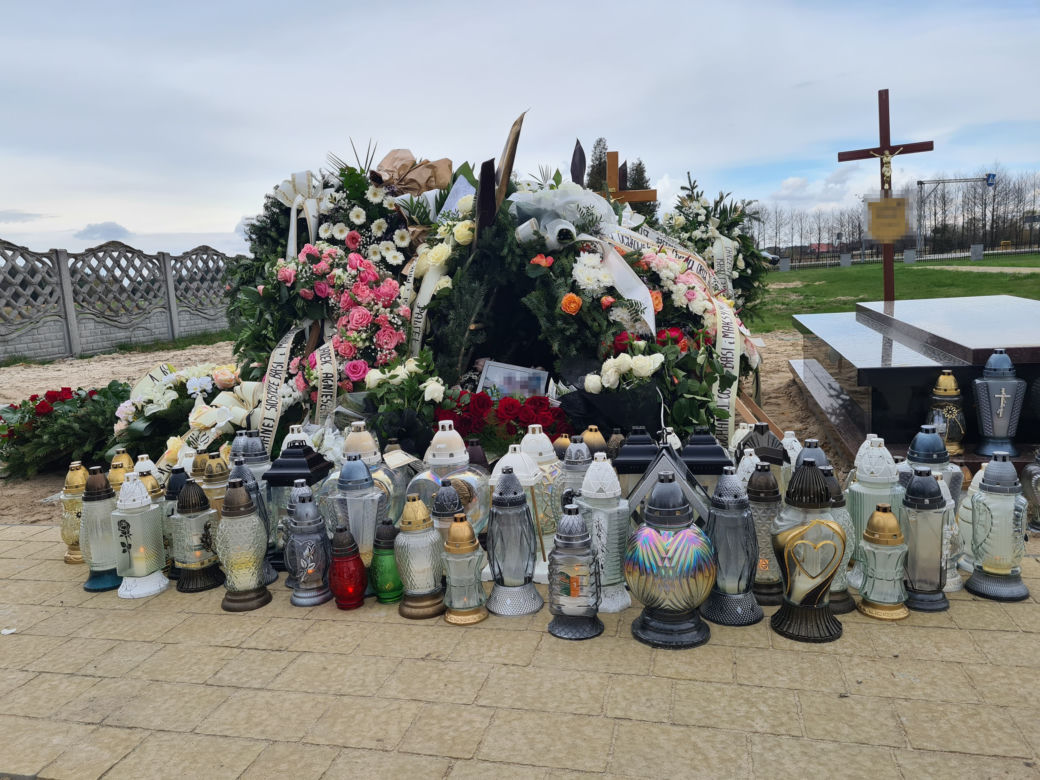 Jadachy. Małżeństwo zginęło pod pociągiem. Spoczęli w jednym grobie [GALERIA]