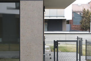 Warszawa, format: Deweloper postawił domy na Mleczarskiej. Cofnięto mu pozwolenie na budowę