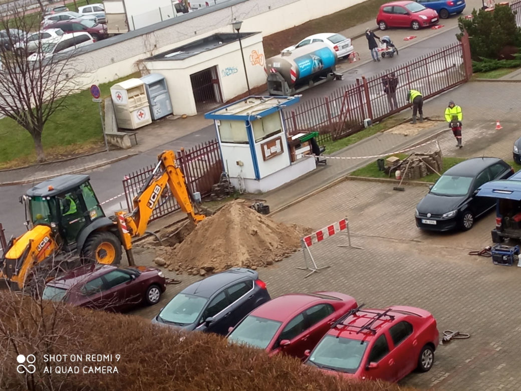 Awaria wodociągowa w Warszawie. Mieszkańcy bez wody