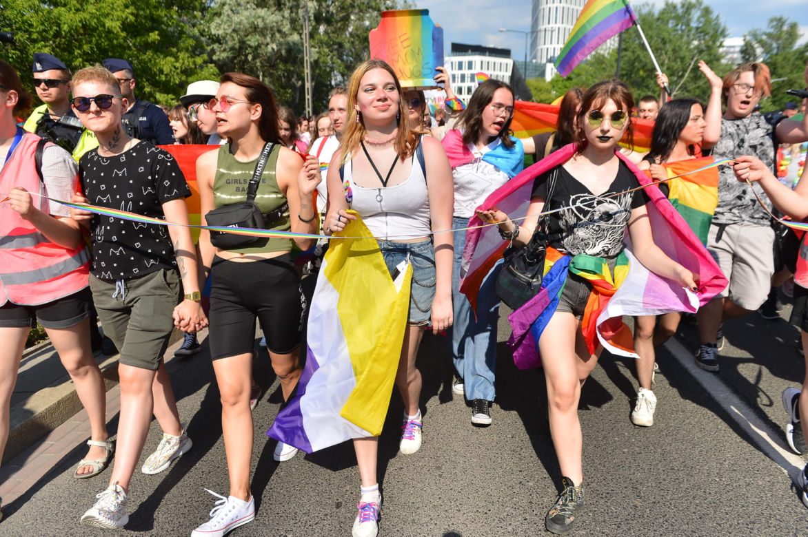  Kiedy Parada Równości 2022 w Warszawie? Znamy datę! Jaką trasą przejdzie marsz równości?