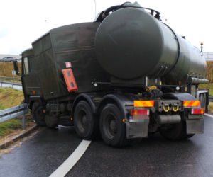 Wypadek wojskowej cysterny pod Warszawą