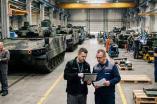 Fabryki samochodów szukają planu B. Firmy chcą produkować dla wojska