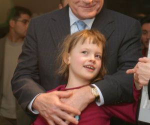 Wnuczka Millera wypięła sie na politykę