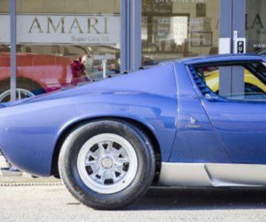 Lamborghini Miura SV Roda Stewarta