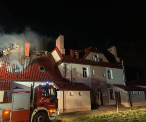 Pożar domu wielorodzinnego w Tarnowie! Jedenaście osób ewakuowanych
