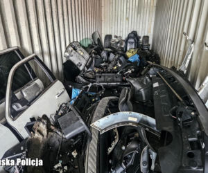 Zlikwidowali dziuplę z kradzionymi autami z Niemiec