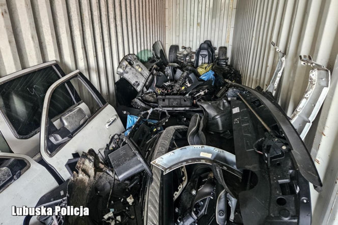 Zlikwidowali dziuplę z kradzionymi autami z Niemiec