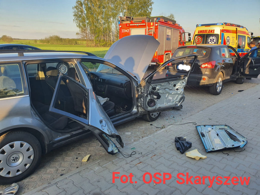 Tragedia pod Radomiem! Audi wjechało na chodniku w dwie kobiety. Jedna nie żyje [ZDJĘCIA]