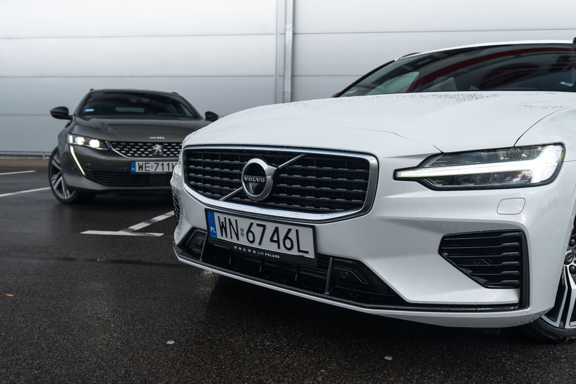 Volvo V60 T8 Twin Engine AWD R-Design AT8 vs. Peugeot 508 SW GT 2.0 BlueHDI 177 KM AT8