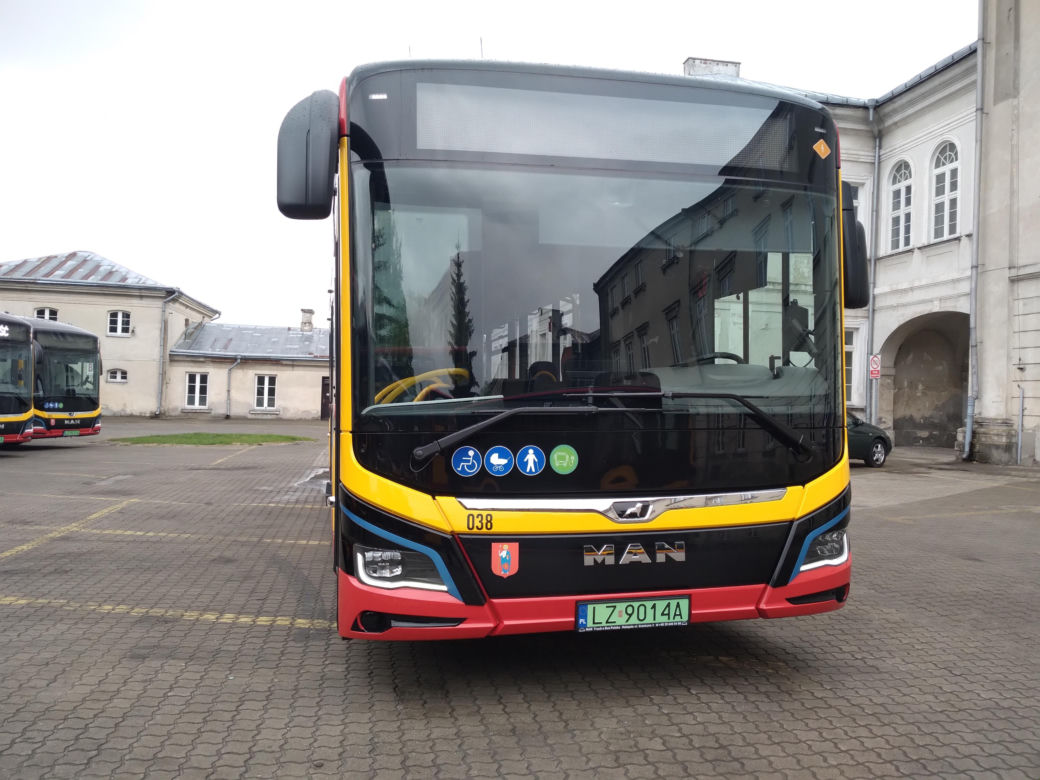 Przekazanie nowych autobusów