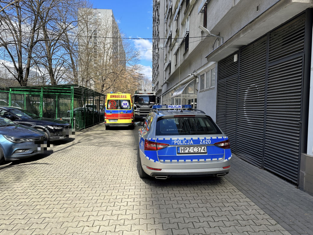 Tragedia na Woli. Śmieciarka przejechała staruszkę. Dramatyczne sceny