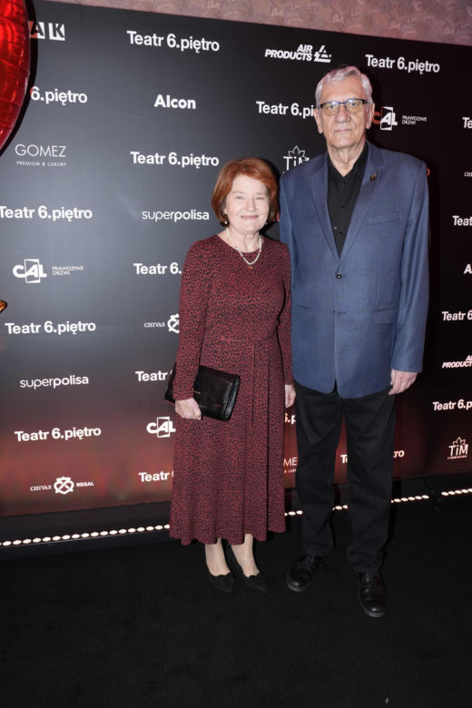 Trzaskowski wśród gwiazd. Prezydent błyszczał na premierze w Teatrze 6.Piętro