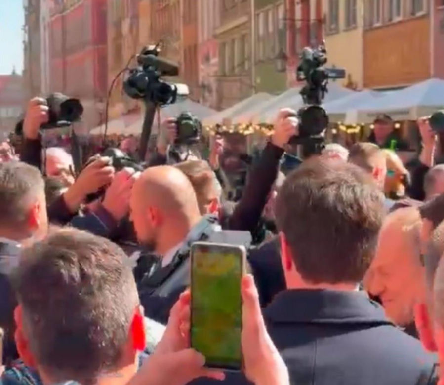 Emmanuel Macron już w Gdańsku i wzbudza ogromne zainteresowanie!