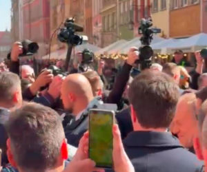 Emmanuel Macron już w Gdańsku i wzbudza ogromne zainteresowanie!