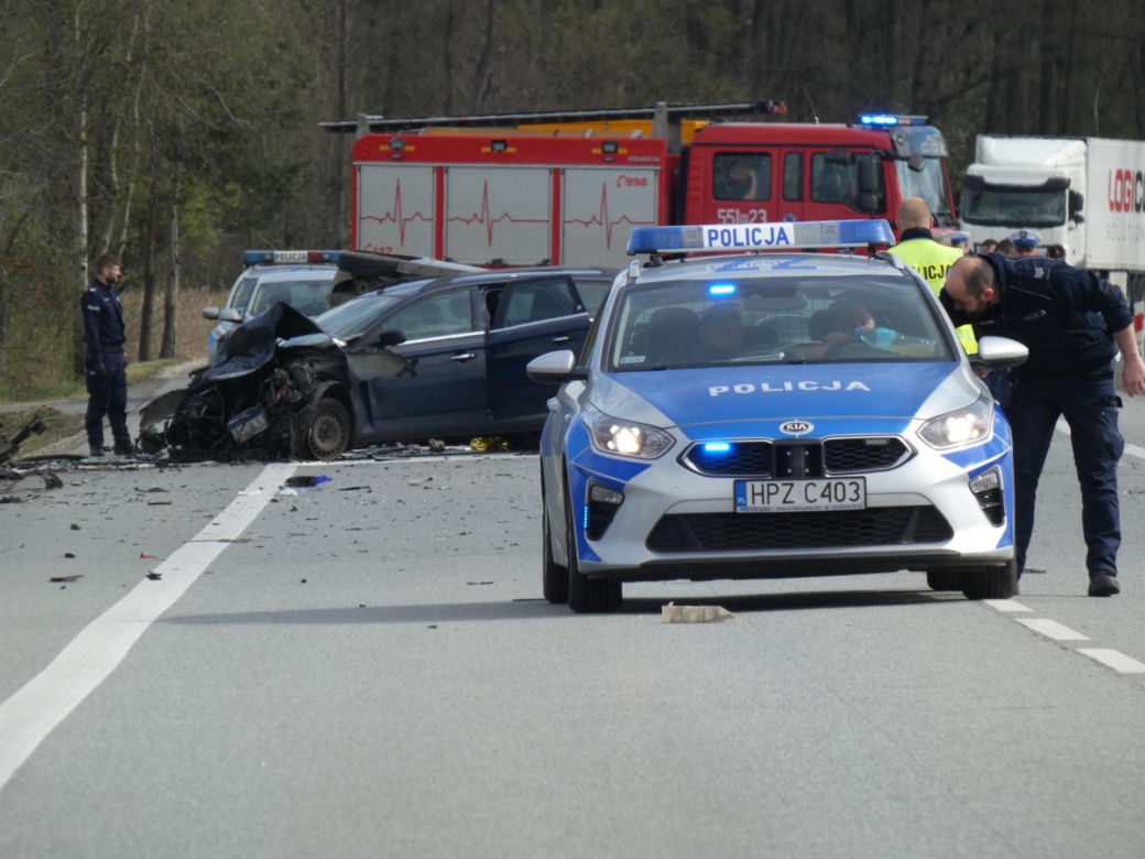  Tragiczny wypadek w Całowaniu. Wyprzedzała ciężarówkę, nie żyje