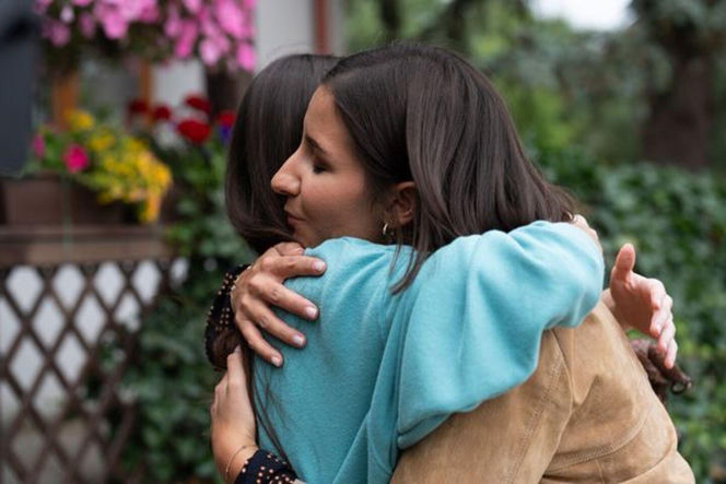 M jak miłość odc. 1895. Agnes (Amanda Mincewicz), Basia (Karina Woźniak)