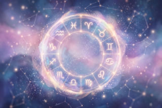 Ubywający Księżyc w znaku Barana wymaga dziś odważnych decyzji. Te znaki zodiaku muszą pożegnać przeszłość
