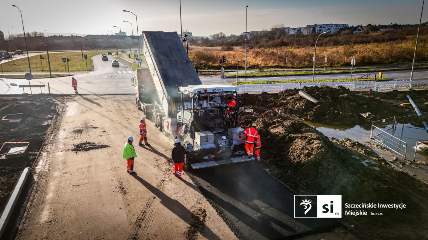 Pierwszy asfalt na Trasie Północnej