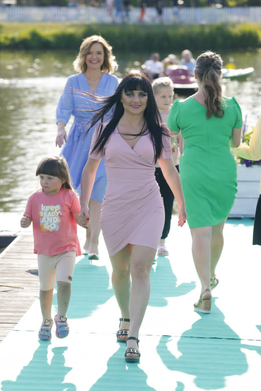 Aktorki, wokalistki i dziennikarki jak zawodowe modelki na evencie "Gwiazdy Dzieciom"