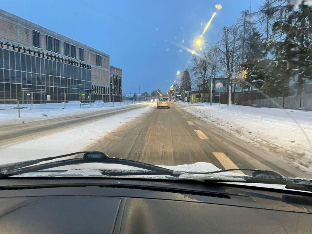 Śnieg na ulicach Nowego Sącz