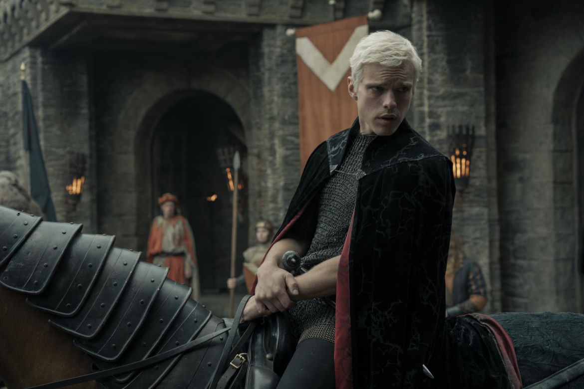 Finn Bennett jako książę Aerion "Brightflame" Targaryen