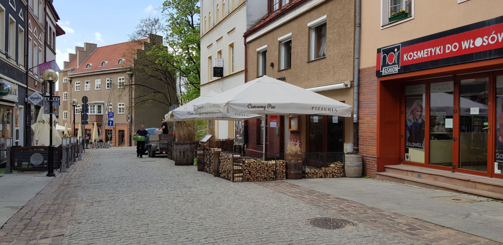 Wraca gastronomia. Na razie tylko na zewnątrz