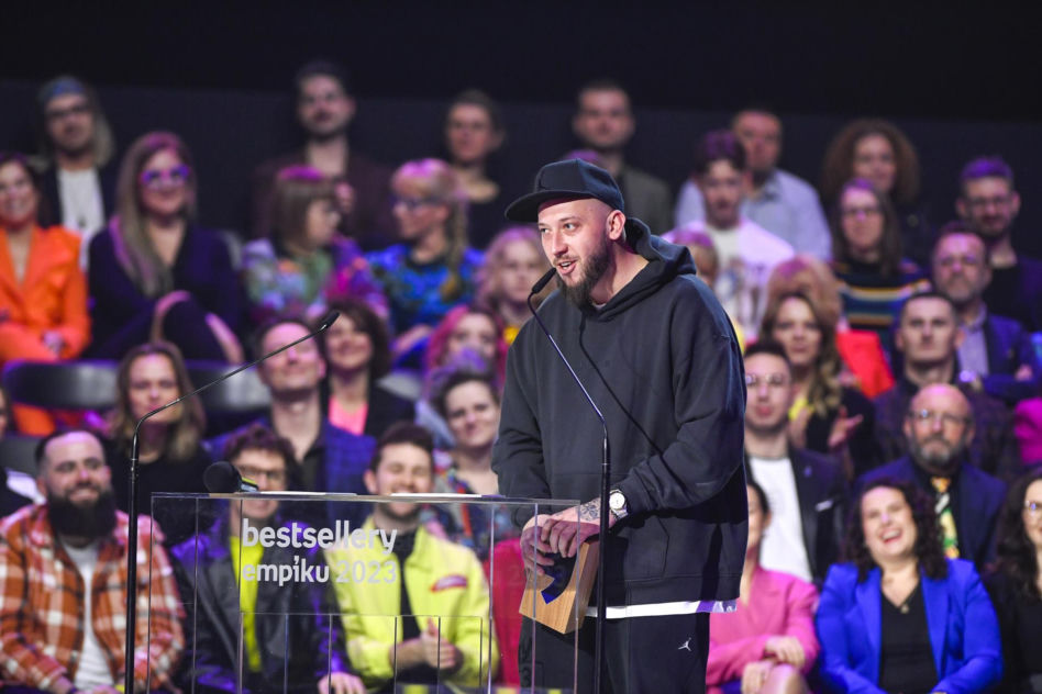 Łukasz Federkiewicz kiedyś i dziś. Zanim Kortez został gwiazdą, pracował na budowie