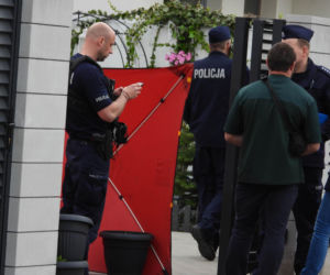 PILNE. Strzały w Raszynie! Kobieta zabita pod domem? Tragiczne doniesienia