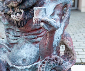 Rzeźba nie z tego świata! Poznaj Zdworca, kosmitę, który zamieszkał w Kielcach