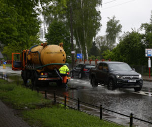 Ulice Warszawy popłynęły po ulewie