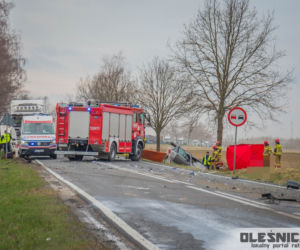 Straszny wypadek pod Wrocławiem. Młody kierowca nie żyje, 20-latka w stanie krytycznym