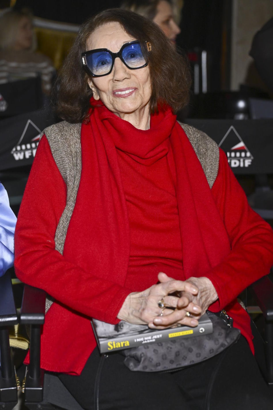 Markowska przytulała męża, Ostałowska zaskoczyła sylwetką, Ścibakówna błyszczała na premierze biografii Rewińskiego