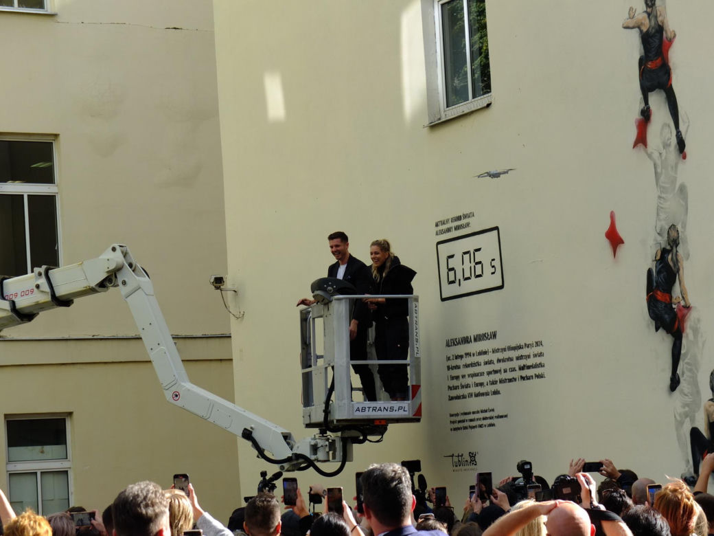 Aleksandra Mirosław przemalowała mural ze swoim wizerunkiem. "Nie wiedziałam co z tego wyjdzie"